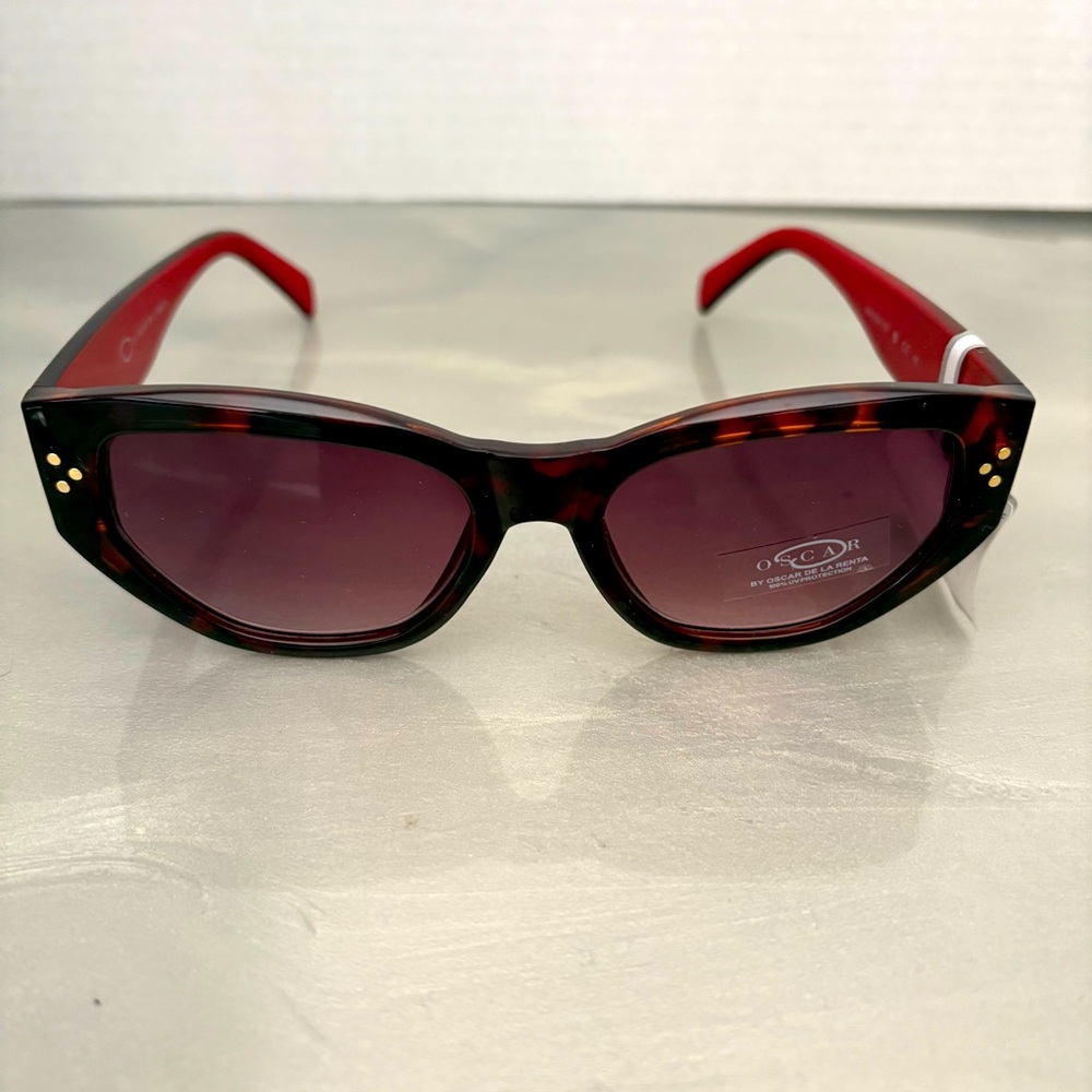 Oscar By Oscar De La Renta Tortoise Cat Eye Sunglasses